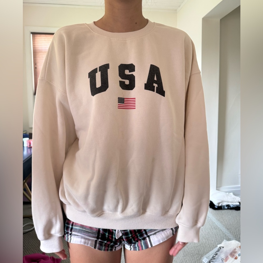 USA crewneck size S in cream color